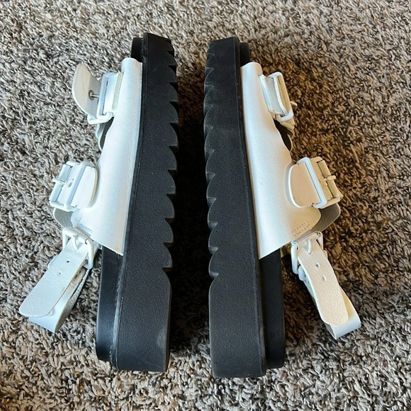 Madden NYC Women’s Size 6 Platform Buckle Strap Chunky  Sandals - Picture 4 of 9